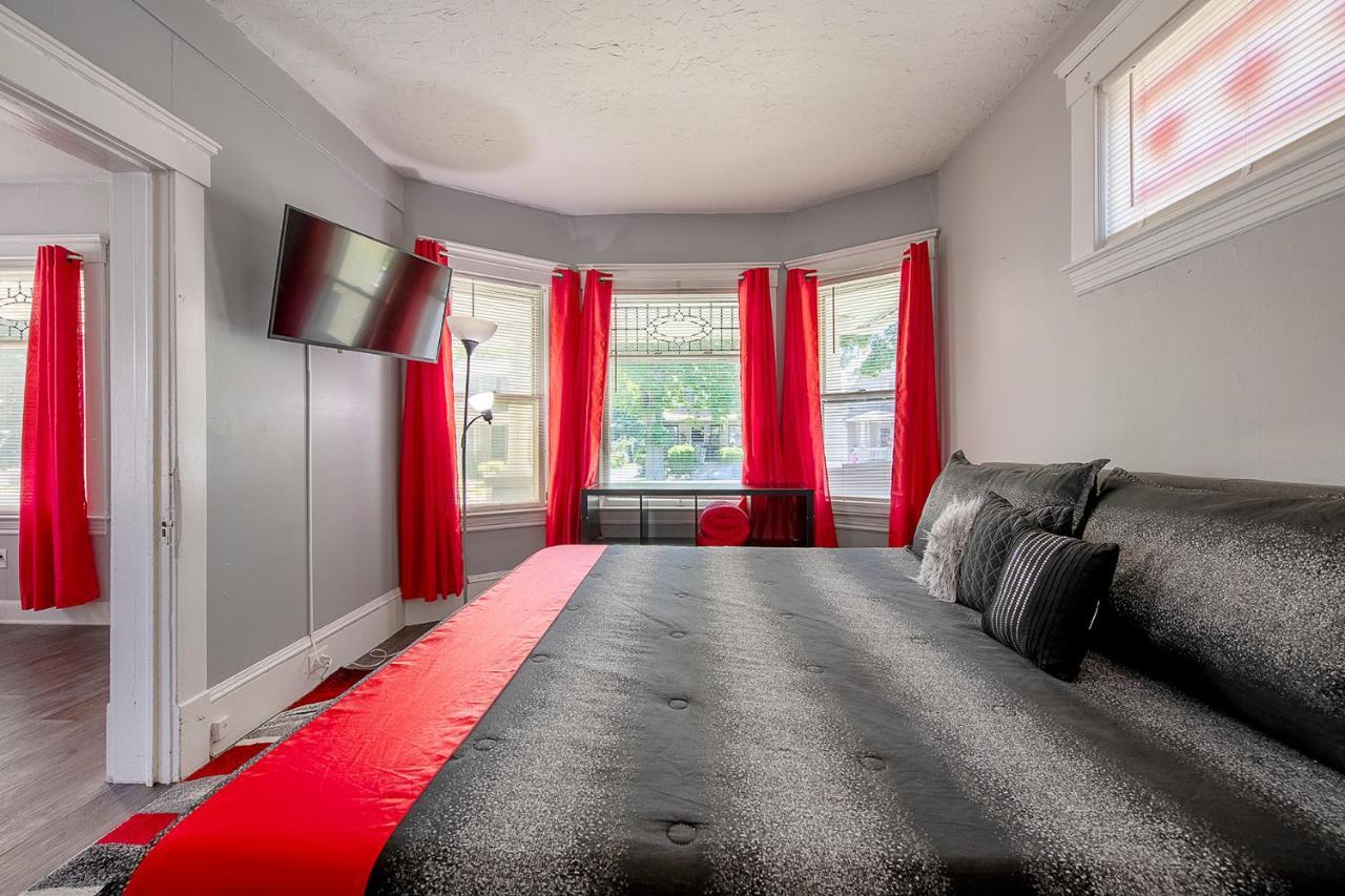 The Rubi Lounge - Spacious Brooklyn Centre Modern Escape Near Downtown With Parking, 300Mb Wifi & Self Check-In Cleveland Extérieur photo