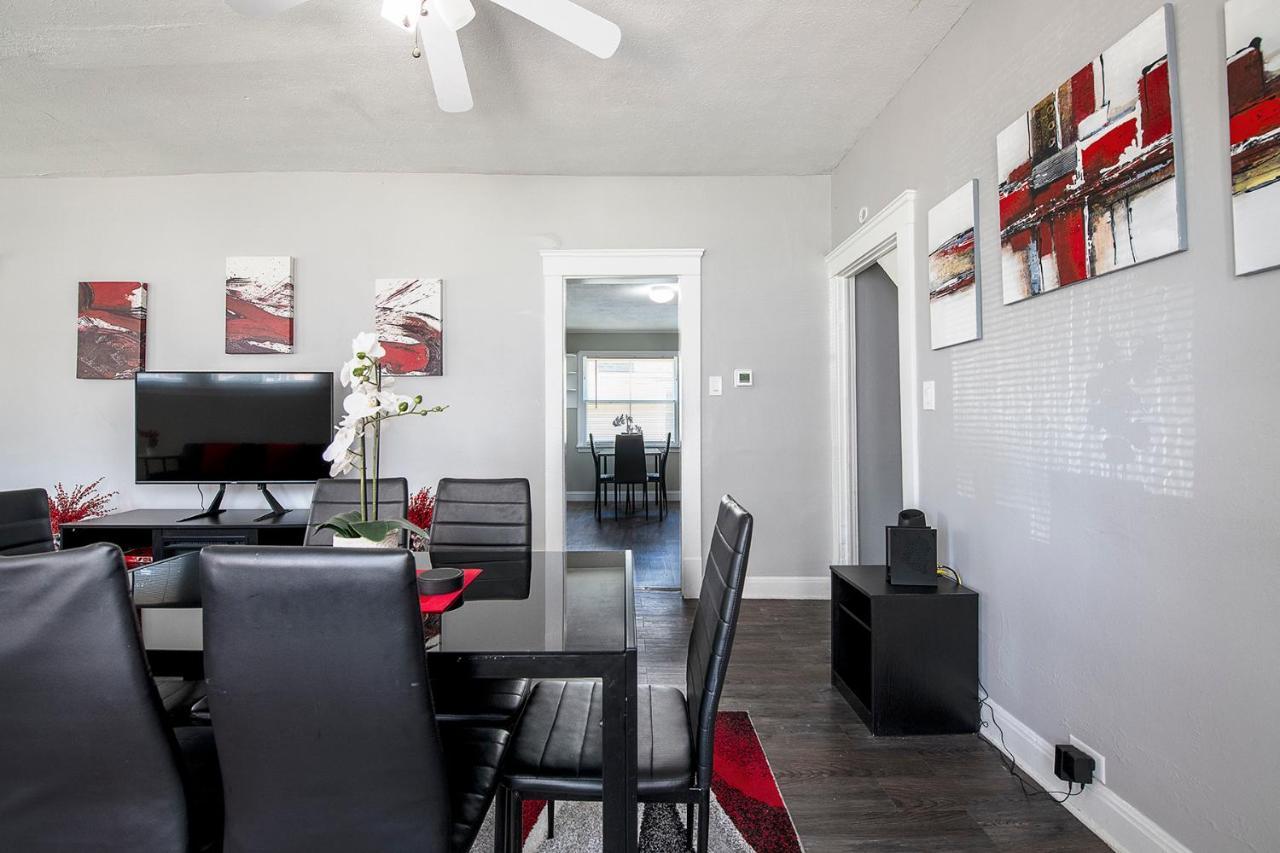 The Rubi Lounge - Spacious Brooklyn Centre Modern Escape Near Downtown With Parking, 300Mb Wifi & Self Check-In Cleveland Extérieur photo