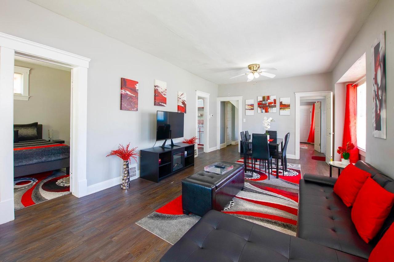 The Rubi Lounge - Spacious Brooklyn Centre Modern Escape Near Downtown With Parking, 300Mb Wifi & Self Check-In Cleveland Extérieur photo