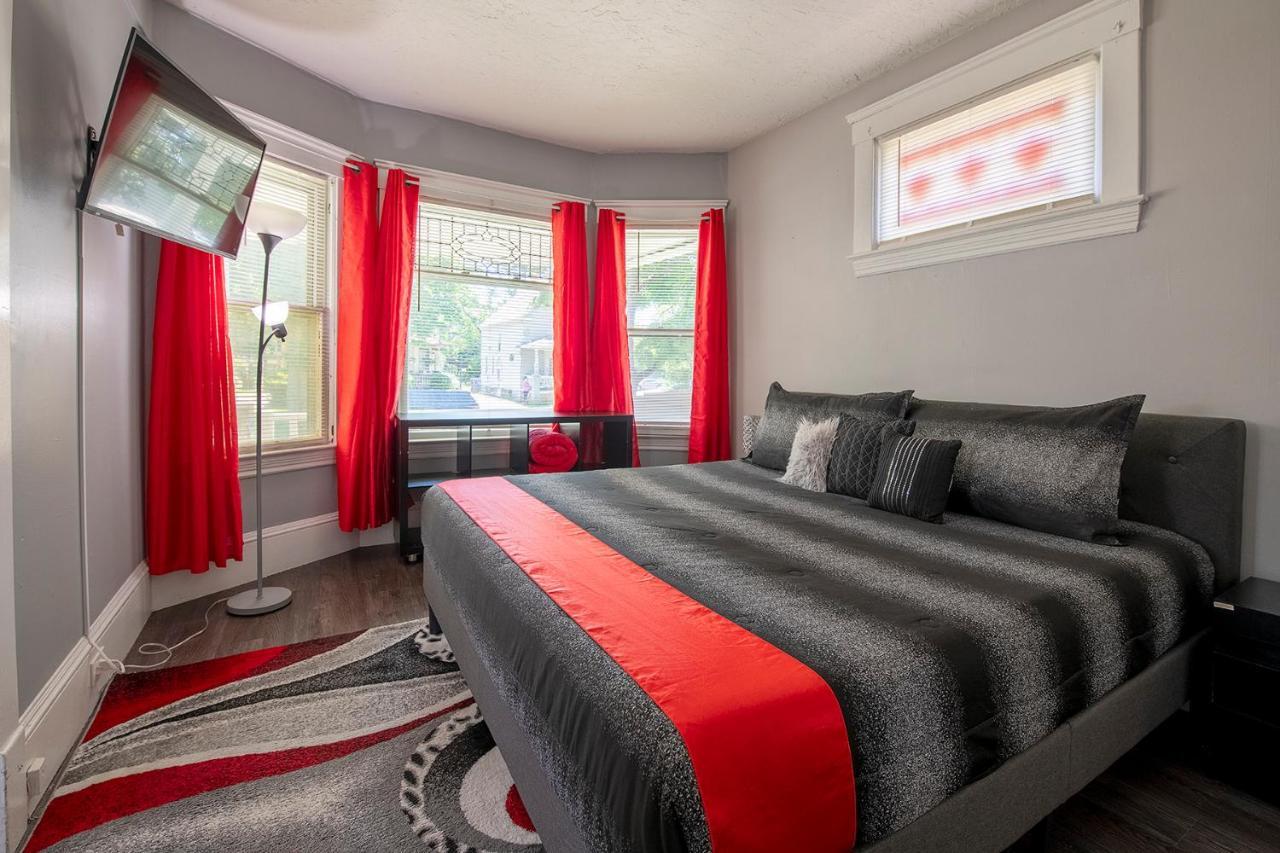 The Rubi Lounge - Spacious Brooklyn Centre Modern Escape Near Downtown With Parking, 300Mb Wifi & Self Check-In Cleveland Extérieur photo