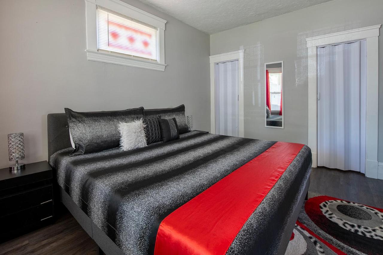 The Rubi Lounge - Spacious Brooklyn Centre Modern Escape Near Downtown With Parking, 300Mb Wifi & Self Check-In Cleveland Extérieur photo