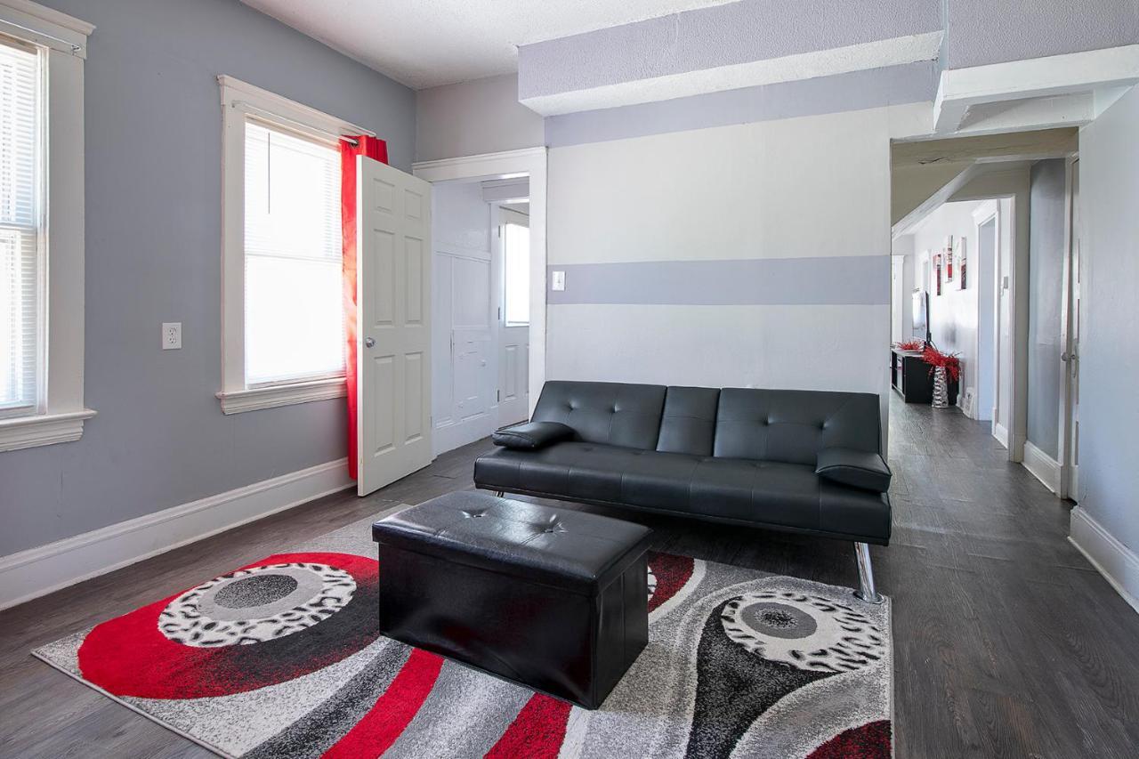 The Rubi Lounge - Spacious Brooklyn Centre Modern Escape Near Downtown With Parking, 300Mb Wifi & Self Check-In Cleveland Extérieur photo